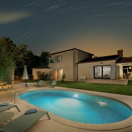 Luxury Villa In Istria - 9,000 Sqm Private Estate With Pool & Sauna, 15 Min To Sea, Near Fazana, 3 Bedrooms Juršići Eksteriør billede