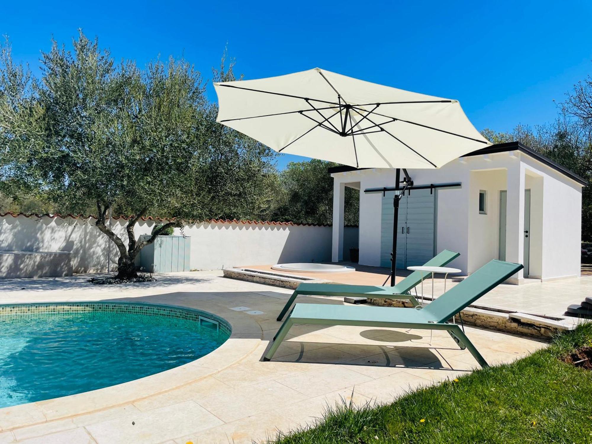 Luxury Villa In Istria - 9,000 Sqm Private Estate With Pool & Sauna, 15 Min To Sea, Near Fazana, 3 Bedrooms Juršići Eksteriør billede