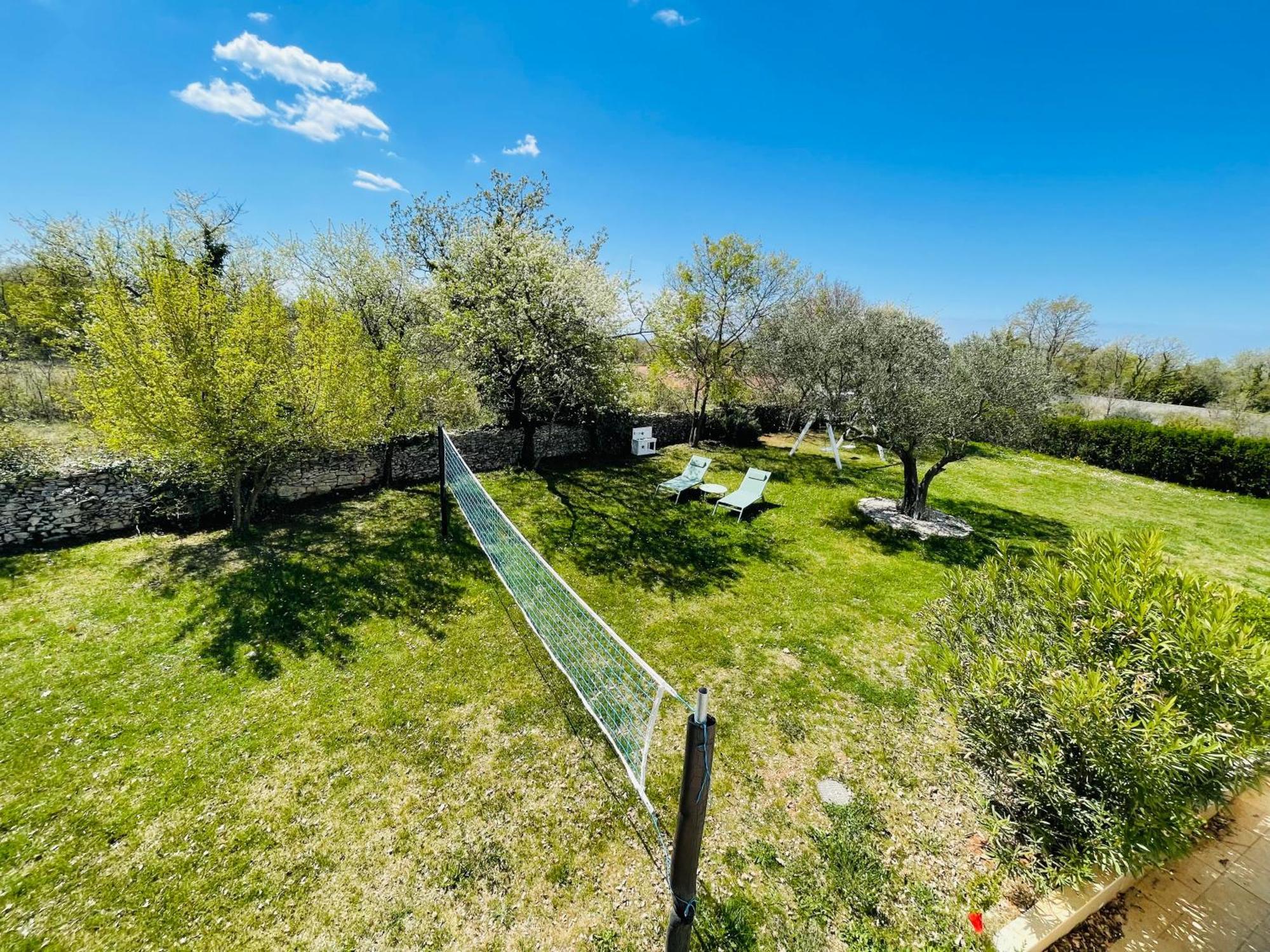Luxury Villa In Istria - 9,000 Sqm Private Estate With Pool & Sauna, 15 Min To Sea, Near Fazana, 3 Bedrooms Juršići Eksteriør billede