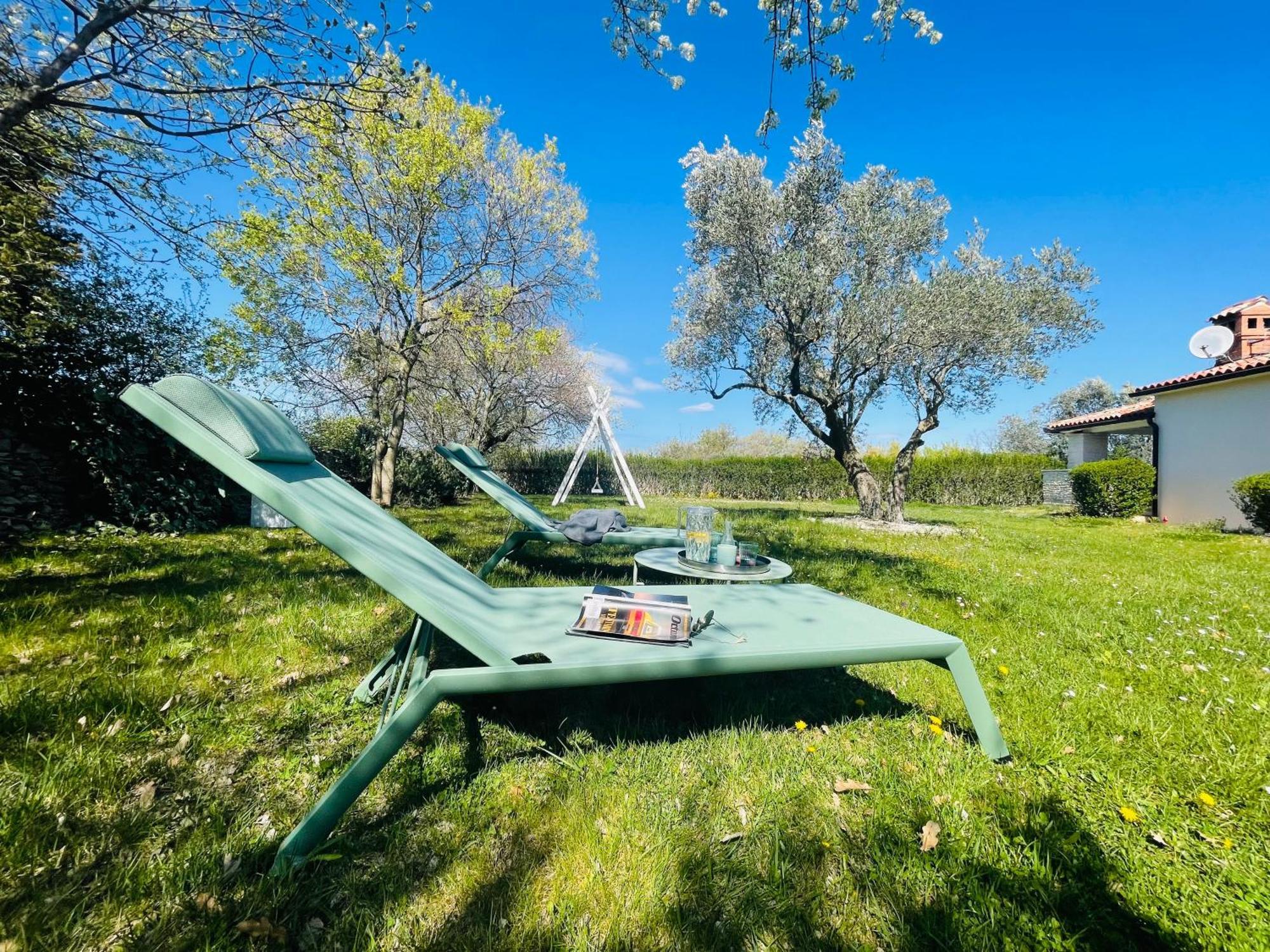 Luxury Villa In Istria - 9,000 Sqm Private Estate With Pool & Sauna, 15 Min To Sea, Near Fazana, 3 Bedrooms Juršići Eksteriør billede