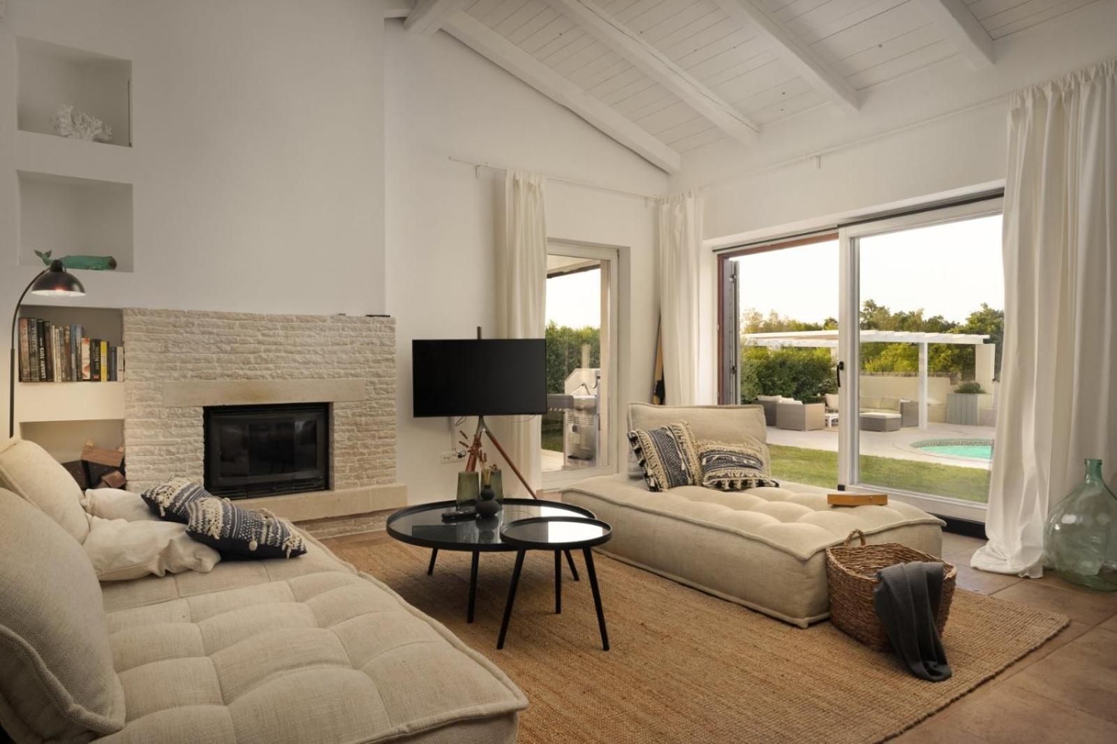 Luxury Villa In Istria - 9,000 Sqm Private Estate With Pool & Sauna, 15 Min To Sea, Near Fazana, 3 Bedrooms Juršići Eksteriør billede