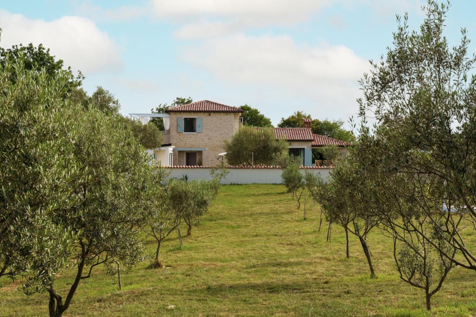 Luxury Villa In Istria - 9,000 Sqm Private Estate With Pool & Sauna, 15 Min To Sea, Near Fazana, 3 Bedrooms Juršići Eksteriør billede