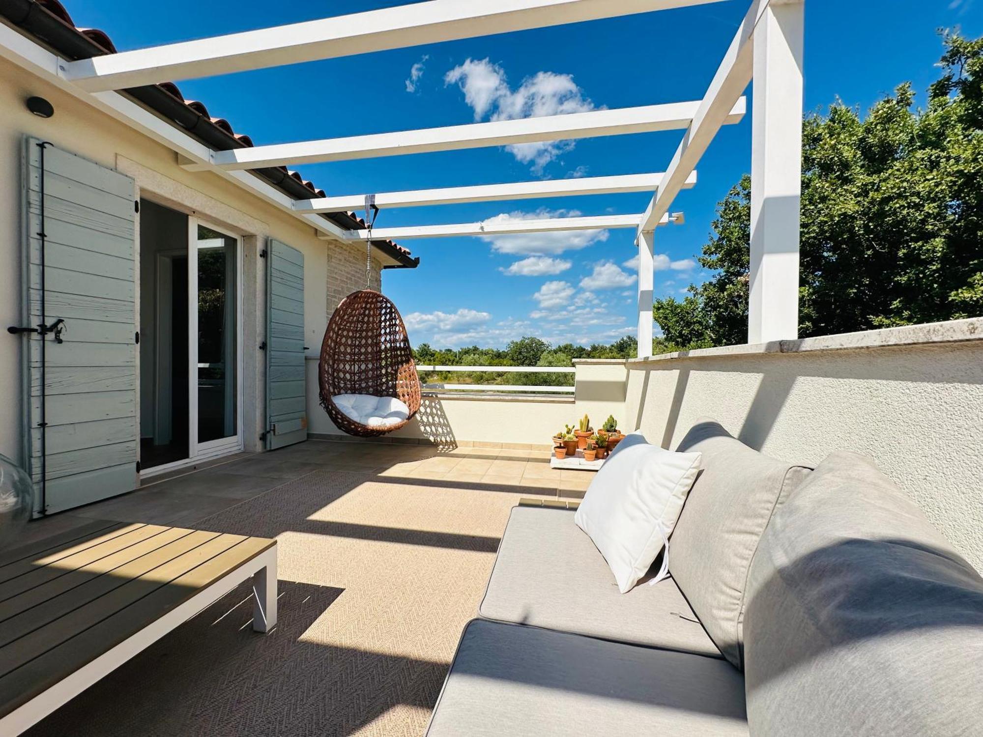 Luxury Villa In Istria - 9,000 Sqm Private Estate With Pool & Sauna, 15 Min To Sea, Near Fazana, 3 Bedrooms Juršići Eksteriør billede